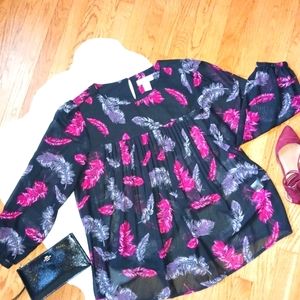 Sag Harbor • Women's Plus Size Feather Print Long Sleeve Pleated Blouse
